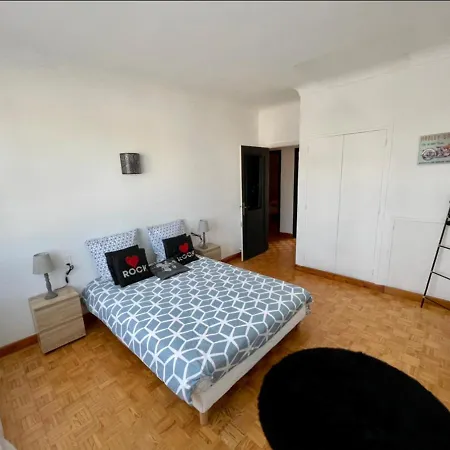 Tres Grand A 10 Min A Pied Du Centre Апартаменты