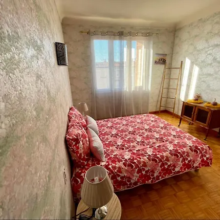 Tres Grand A 10 Min A Pied Du Centre Апартаменты