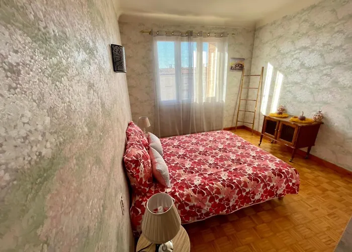 Tres Grand A 10 Min A Pied Du Centre Апартаменты