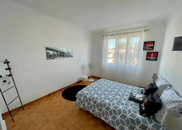 Tres Grand A 10 Min A Pied Du Centre