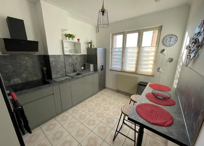 Tres Grand A 10 Min A Pied Du Centre *